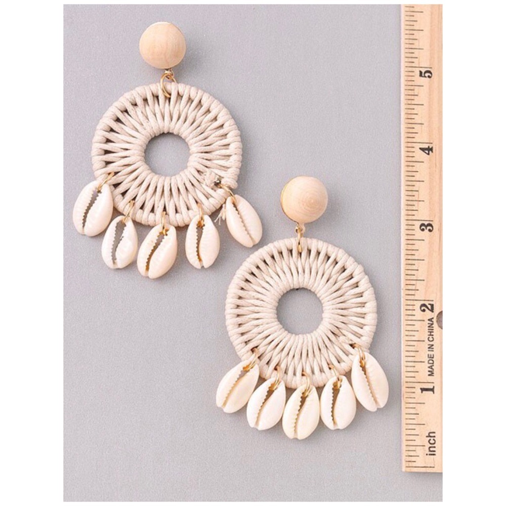 Boho Woven Natural Cowrie Shell Earrings - Picture 2 of 2